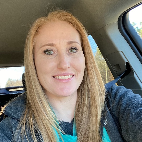 Meet your Posher, Amanda - Picture 1 of 1